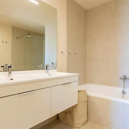 Luxury With Seaviews Apartment *