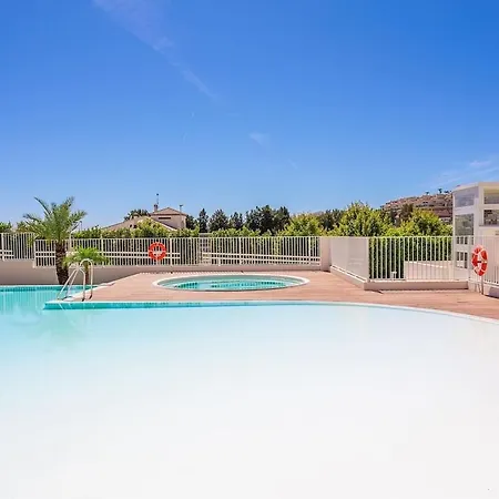 Luxury With Seaviews Apartment *