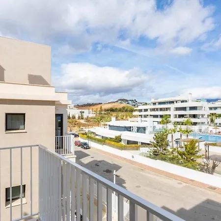 Luxury With Seaviews Apartment *